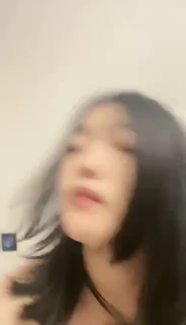 -性感小清新全程露脸黑丝诱惑，乖巧可爱极品好身材的学妹大秀直播，奶子比心诱人的逼逼掰开看特写，精彩刺激