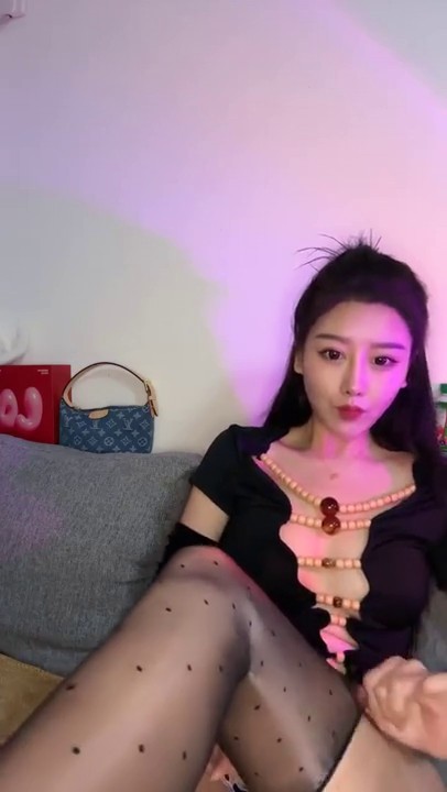 【私人尤物】绿播女神! 约榜一大哥~口鸡~骚舞~道具自慰!