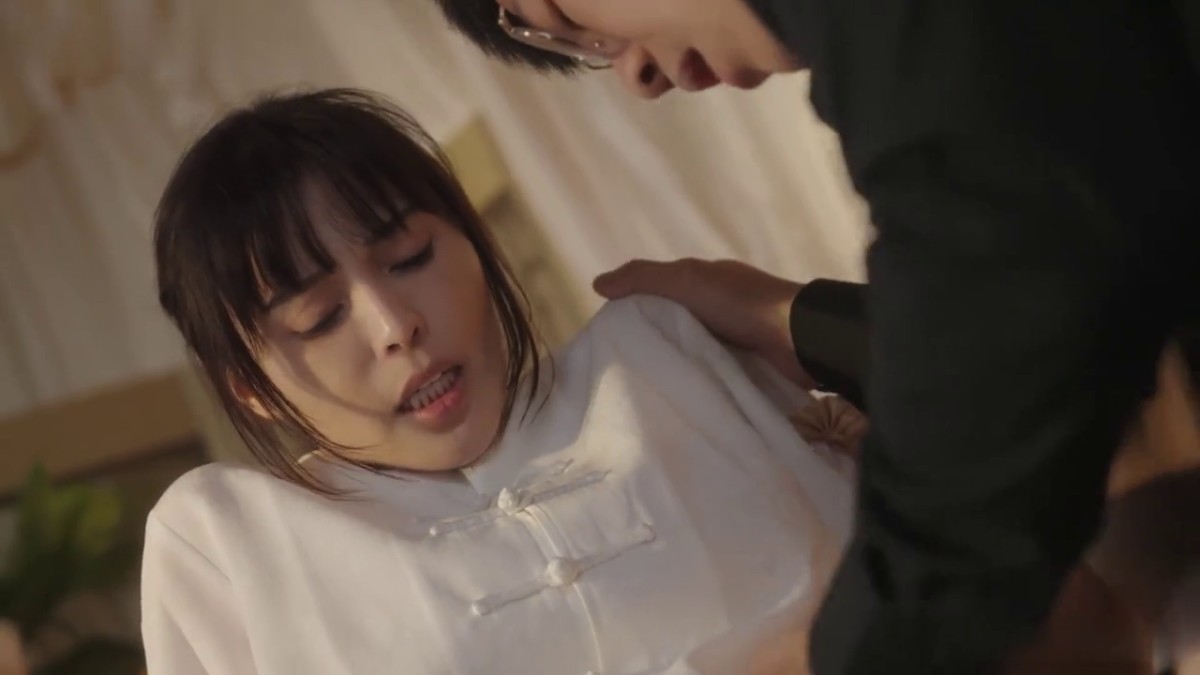 麻豆传媒 MD-0337 未亡人在灵堂偷情 遗照前被猛干骚B-钟婉冰