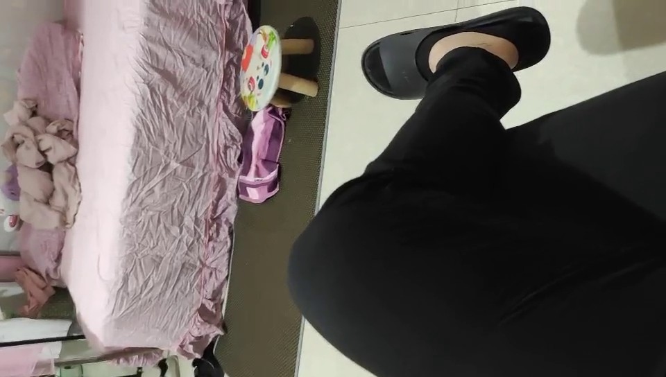 大叔打麻将认识的少妇 手气不好输的太多赌债肉偿约好去她家里干她