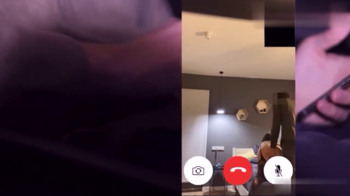 绝了！老婆和主人约炮被狠狠调教，绿帽老公一边撸管一边视频电话看着老婆被操