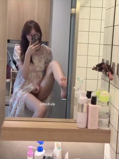 可爱校园女神TS椰椰：仙女穿仙女裙玩仙女棒，表面是漂亮萝莉，背地里是小母狗