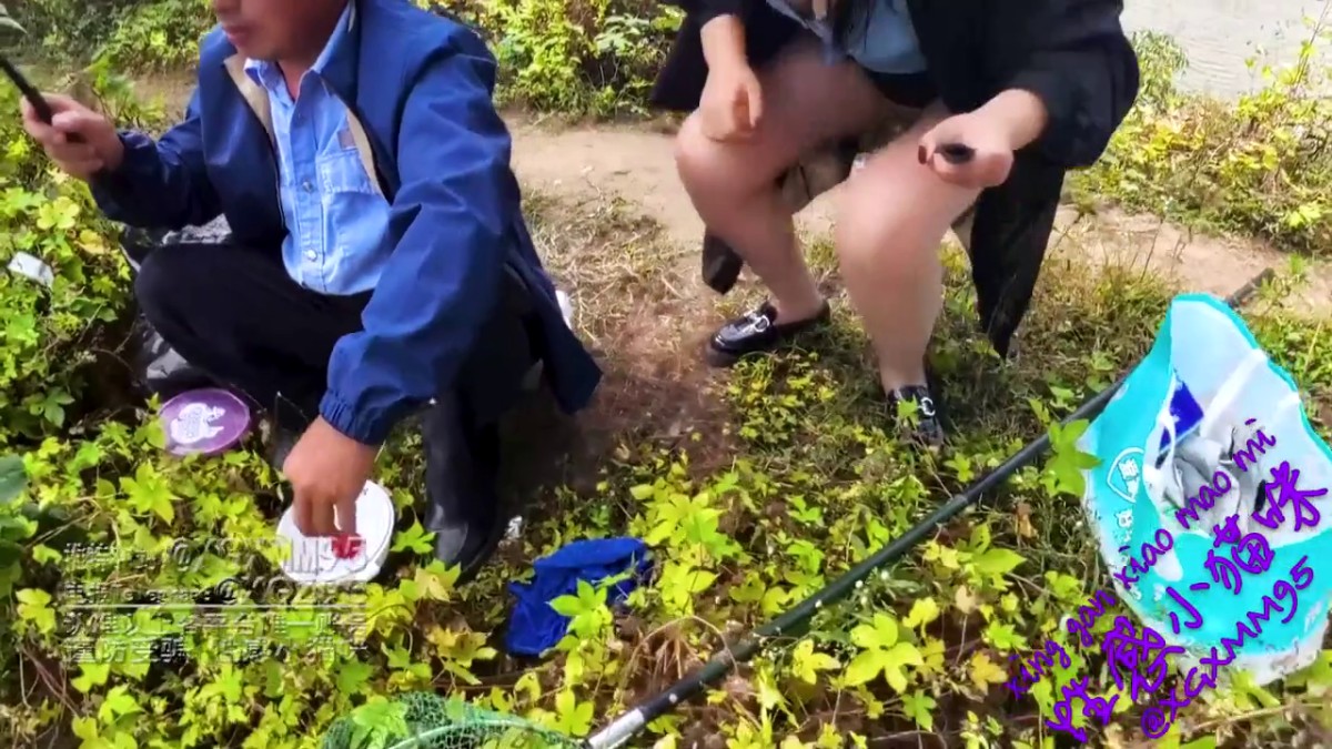 【2025年02月新流】，全网狂人，硬核露出骚女【性感小猫咪】推特付费，勾引钓鱼大叔啪啪，天降艳福，叔叔乐开花