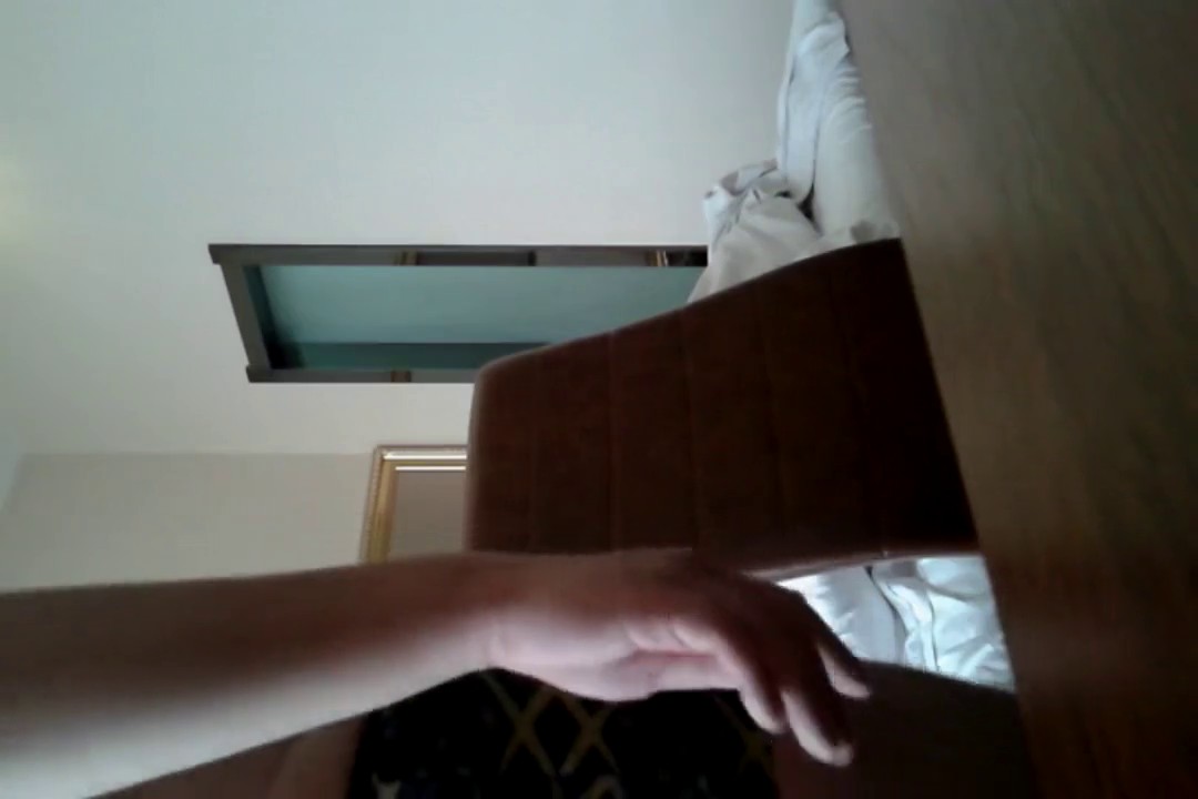 大叔酒店重金约炮身材不错的美女校花完美露脸.