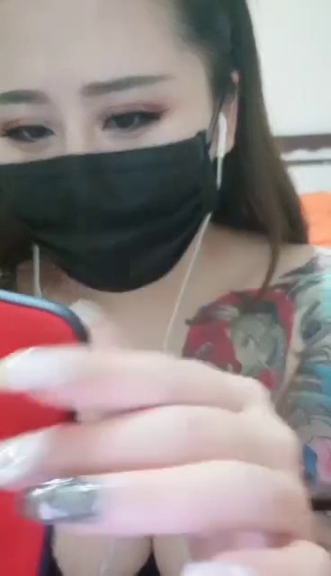 身材丰满花臂纹身巨乳少妇第二部 露脸近距离特写逼逼自摸呻吟 很是诱惑喜欢不要错过