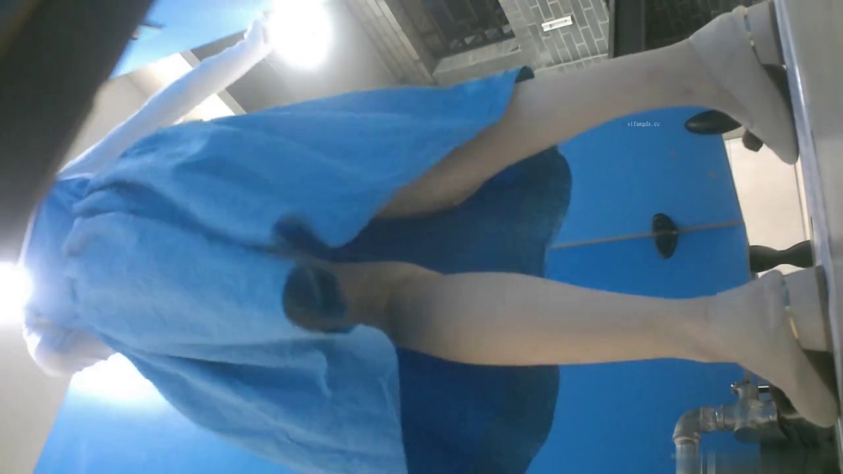 精品厕拍【颜值萝莉篇】合集✅24位极品颜值小美女嘘嘘，近景特写同步露脸全身，小姐姐私密处看得一清二楚7