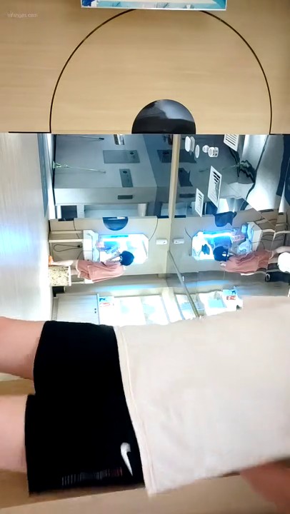 -贵在真实】，汤泉生活馆，猥琐女暗藏摄像头全程偸拍女士间更衣间春色，超多小姐姐裸奔，蓬松毛茸茸的阴毛好重.4