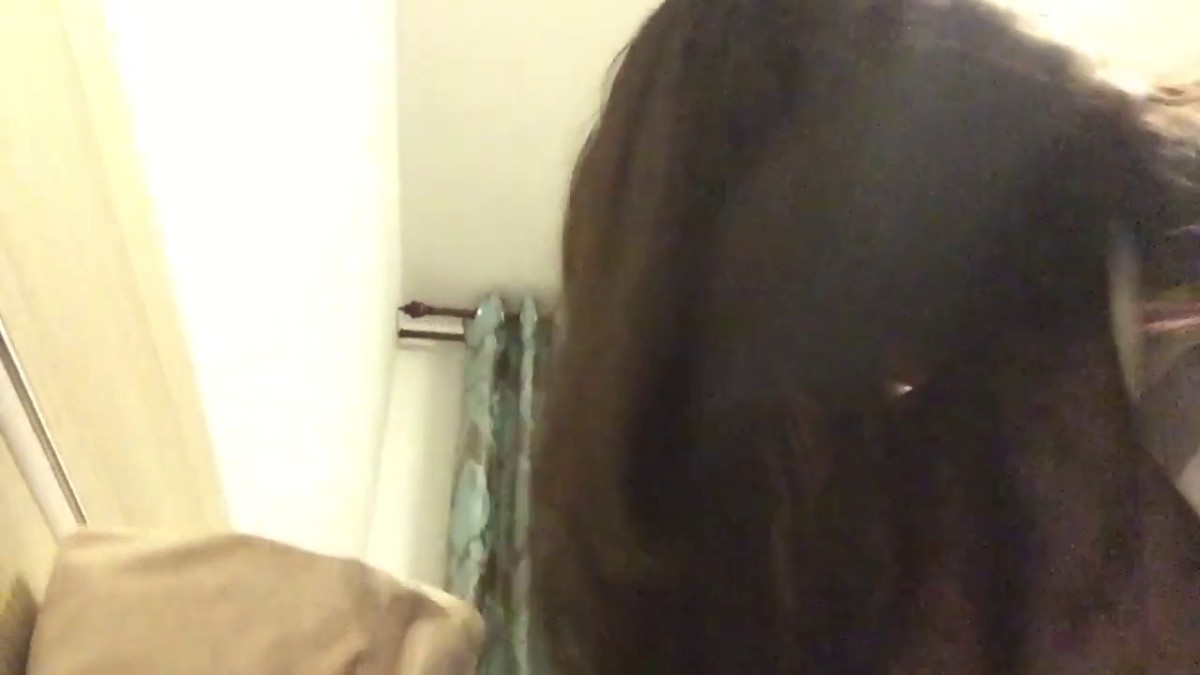 极品少妇 被窝里女上位激情啪啪，主动骑乘摇曳满面的欲望与被艹时的情爱，激情热吻调情被艹得呻吟不断