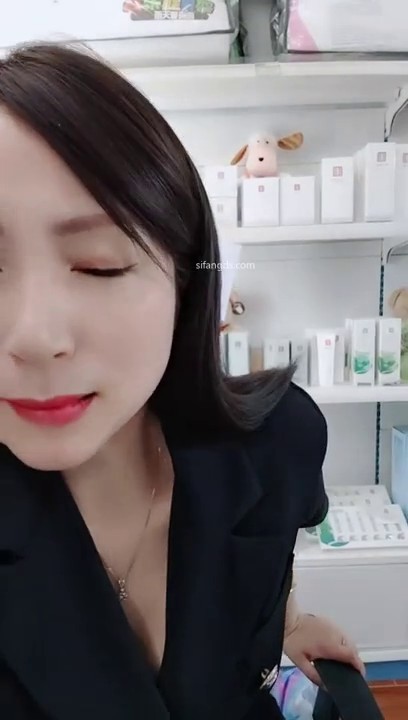 2025年3月最新，母婴店板娘，【桃花源】，今天没生意，寂寞少妇赚外快，给大哥们看看自己有多骚3