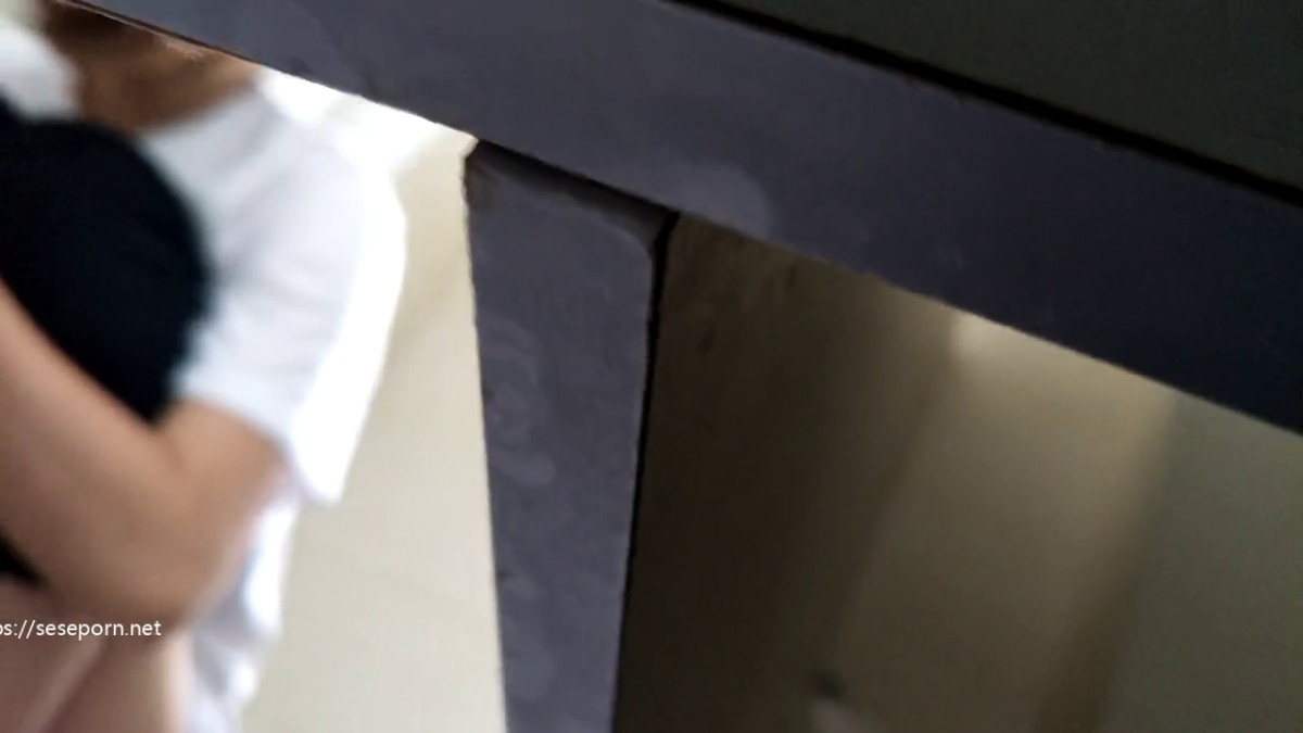 -大神潜入装修公司女厕全景偷拍人美B嫩的美女职员4K原档