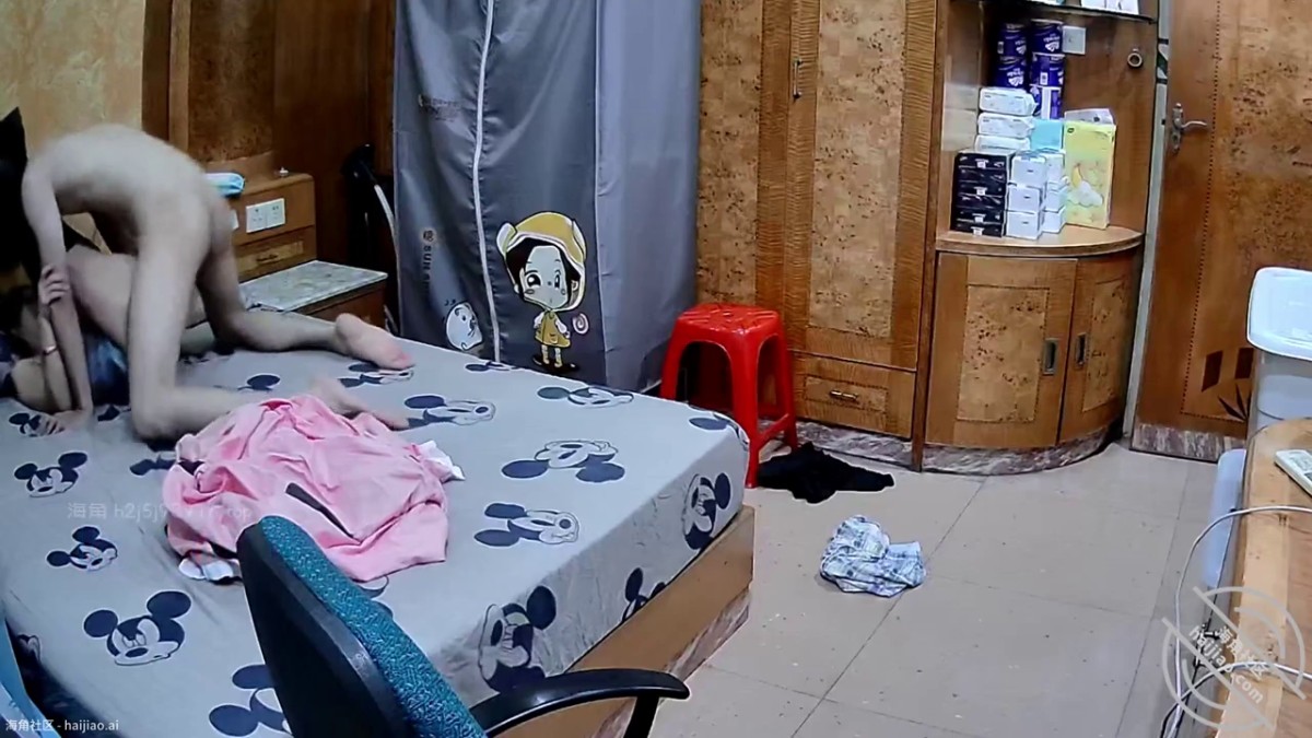 -2025年新品】，顶级NTR夫妻【绿帽之王的王】钻石贴③，醉醺醺老婆扮狗叫，问啥答啥很配合最后颜射