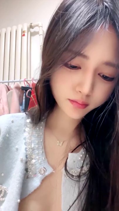 颜值嫩妹【小芊】系列合集，绿播下海，大奶白虎一线天，粉丝珍藏版1