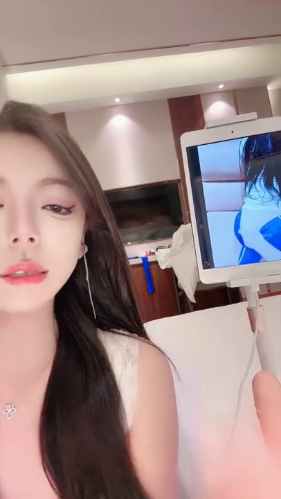 御姐【西奶】肤白貌美大长腿 名媛酒店约啪金主大奶翘臀小穴超嫩 双飞 无套内射 吞精 超顶1