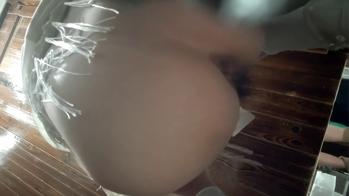 六月新流出ktv女厕近距离 高清后拍小姐尿尿长靴少妇看逼就知道是个骚货