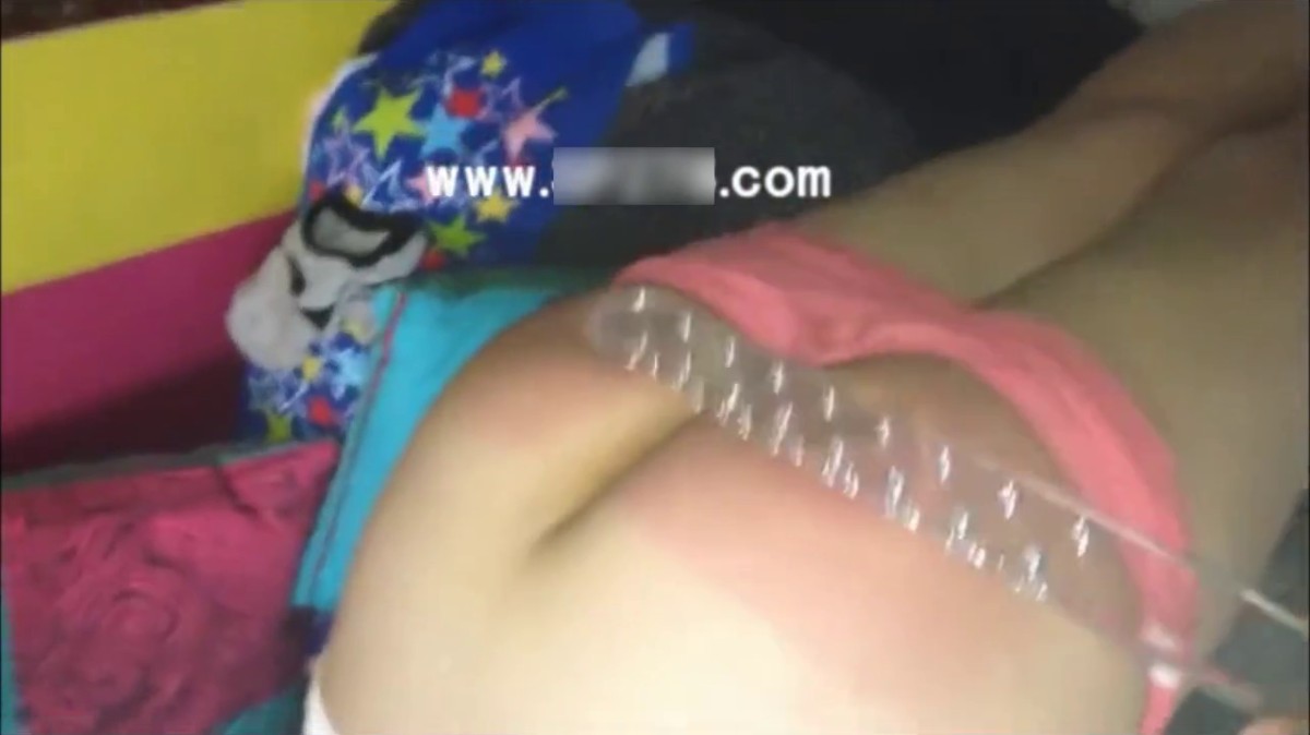 91冷S新作嫩逼少妇被用水晶尺打屁股大鸡巴草逼内裤都是血用丰乳器吸逼逼