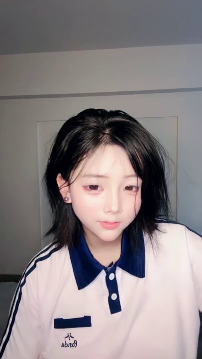 -精品重磅】，顶级校花来了！美到炸，清纯校园风小姐姐【取悦】刚下海就被操！满满撸点.