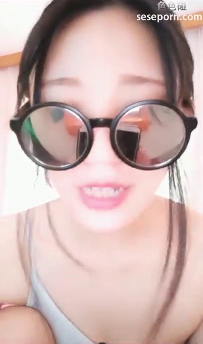 极品大屁股美女主播逼逼粉嫩无毛超级诱惑喜欢不要错过