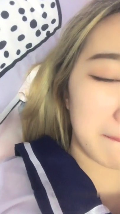 学生制服萌妹子棉袜足交撸管 和纹身炮友啪啪上位骑坐大力猛操呻吟娇喘 很是诱惑喜欢不要错过