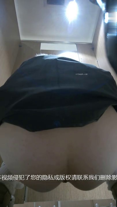 星级酒店女厕全景偷拍多位高颜值大长腿黑丝美女❤️人美B更美03