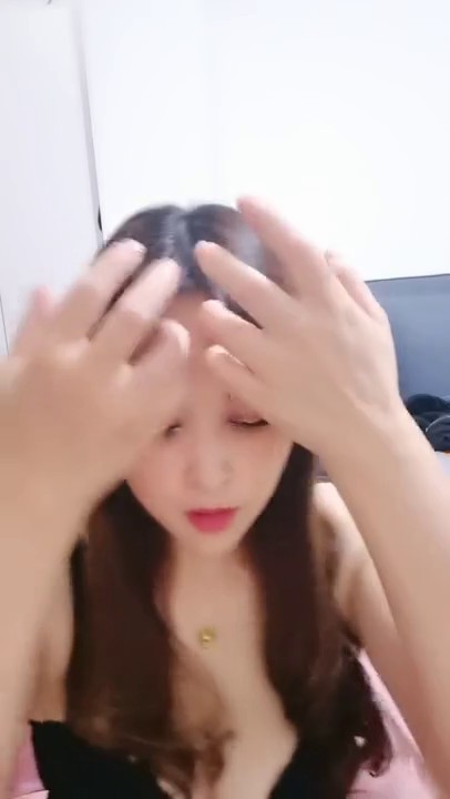 性爱这东西，有这么高颜值的女友天天干，也有烦的，情侣日常性爱直播