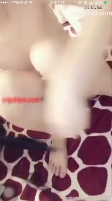 年纪不大但是套路挺深的漂亮妹子和炮友啪啪直播说不让射 射完就赚不到钱了