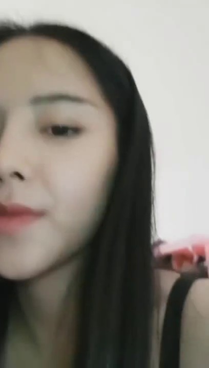 高颜值气质女神阴毛挺多 性欲应该不差 抠穴自慰很是诱人