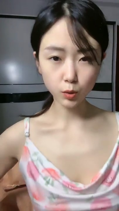 主打的就是一个真实感贤淑良家小姐姐，独居日常