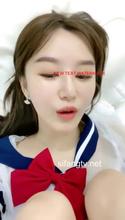 高颜值长相甜美萌妹子情趣透视装跳蛋塞逼，浴室洗澡换上睡衣特写翘起双脚扣逼