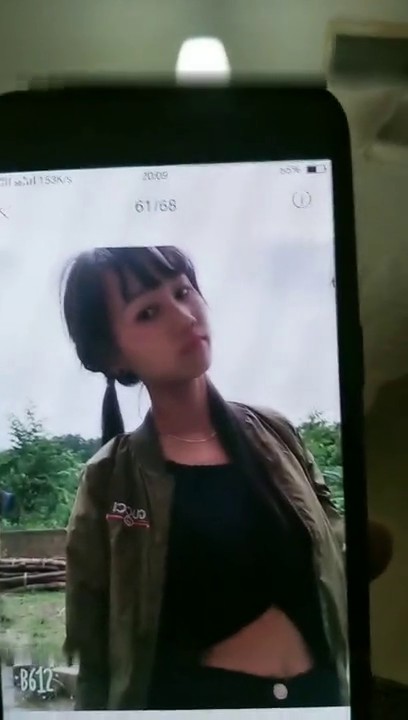 墨镜大叔吃壮阳葯酒店召大学生妹子兼职外围小美女身材娇小楚楚动人被吃过葯的大叔狠狠的干说痛了