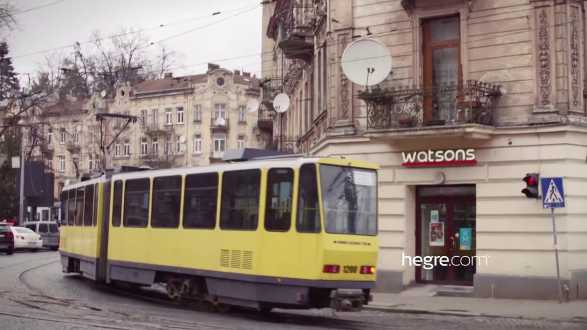 最新流出Hegre精品乌克兰极品美女嫩模清晨起床全裸梳洗就餐练瑜伽等候技师上门精油性按摩全程画面唯美诱人