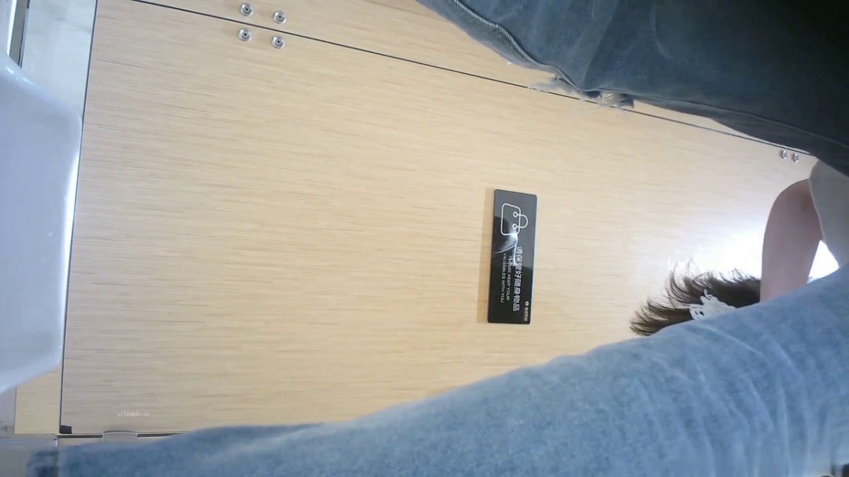 i-购物中心女厕全景后拍 多位高颜值美女各种粉嫩的鲍鱼.m