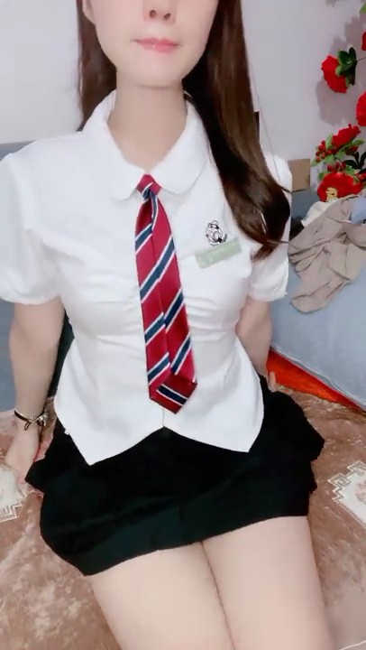 王炸！全网最粉逼，名器，馒头逼一线天白虎，【清凉一夏】JK学生妹，扣到狂喷水，青涩腼腆又有点儿5