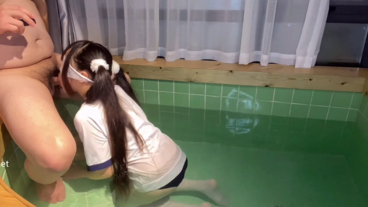 【最新 极品流出】野性大叔PUA制服清纯学生妹 玩点刺激的浴池啪啪各种无套猛操 最佳性奴 高清1080P原版无水印