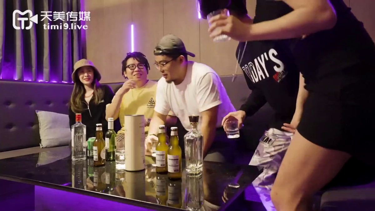 天美传媒 TMW-048 名人性爱故事 微醺催情就上床