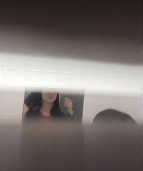 坑神溜进艺术大学女生WC偸拍多位漂亮美眉拉屎撒尿圆润大翘臀太诱人了发现一个古怪妹子不停抠菊花玩弄半天好像在自慰