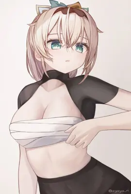 玻璃窗前的人妻小爱