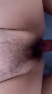 闭眼陶醉的熟女