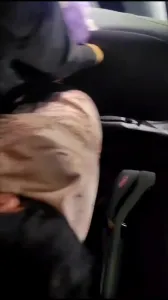 60老熟女 天天要吃鸡 只能路边车上满足