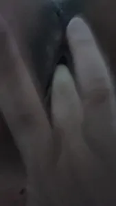 少妇在家自慰求操