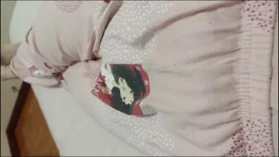 吐舌头样子很诱惑的53岁美熟女 被内射中出 1972属鼠