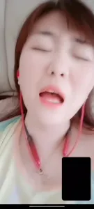 【雨哥原创】两根手指自慰白浆四溢！实拍良家少妇自慰给我看白浆流到菊花