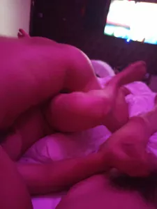 淄博骚妻骚逼又痒了，周边找单干她。