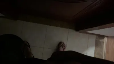 [原创] 这样在门外听着老婆被操的声音和眼见更刺激