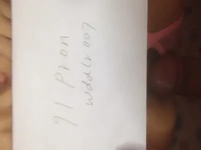 有验证，男上女下干少妇上，粉色小内裤来回摩擦