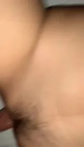 18岁少女短片逼超嫩，嫩逼水多多，超骚！深圳广东地区寻女。