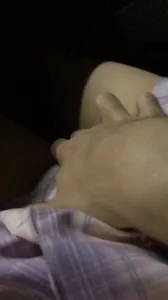 穿着可爱内裤在车库里被摸湿后回家猛干无套内射