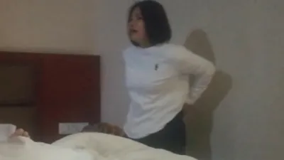 少妇杀手，约到酒店一顿草