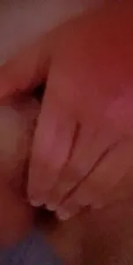 室友还在不敢出声