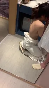 对镜自拍   美容院小职员