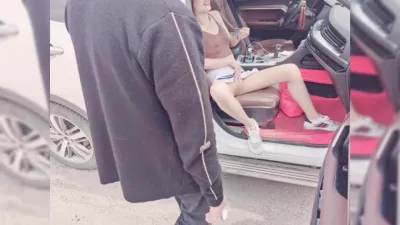 路边露出勾搭一个猛男被操的高潮大叫